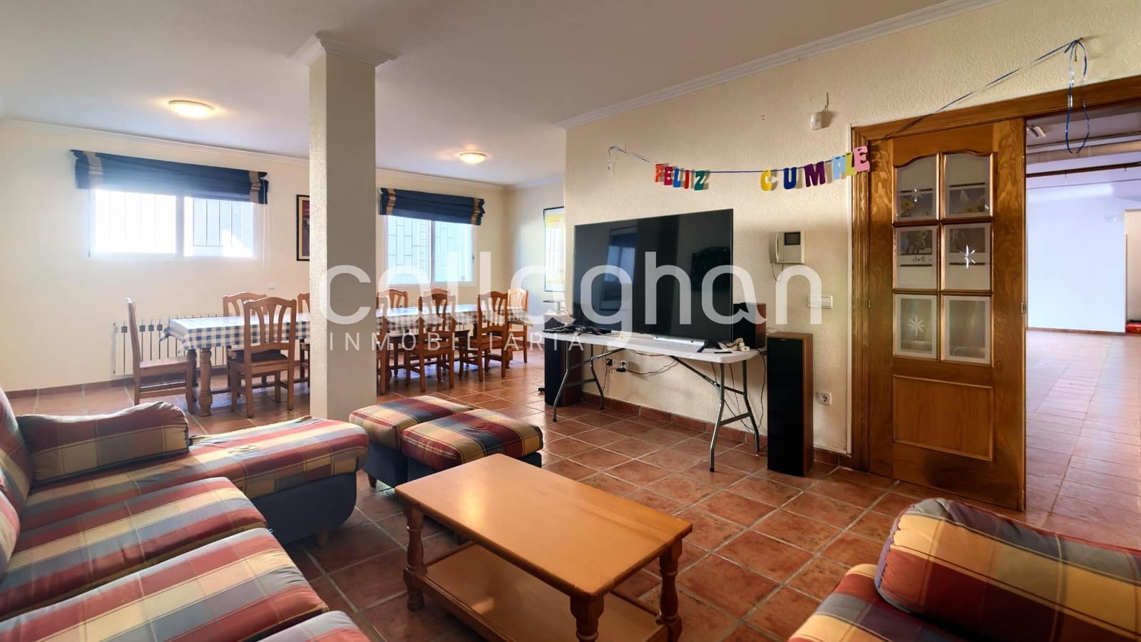 9 bedroom Villa for sale in Torrent with pool garage - € 1,175,000 (Ref: 9630279)