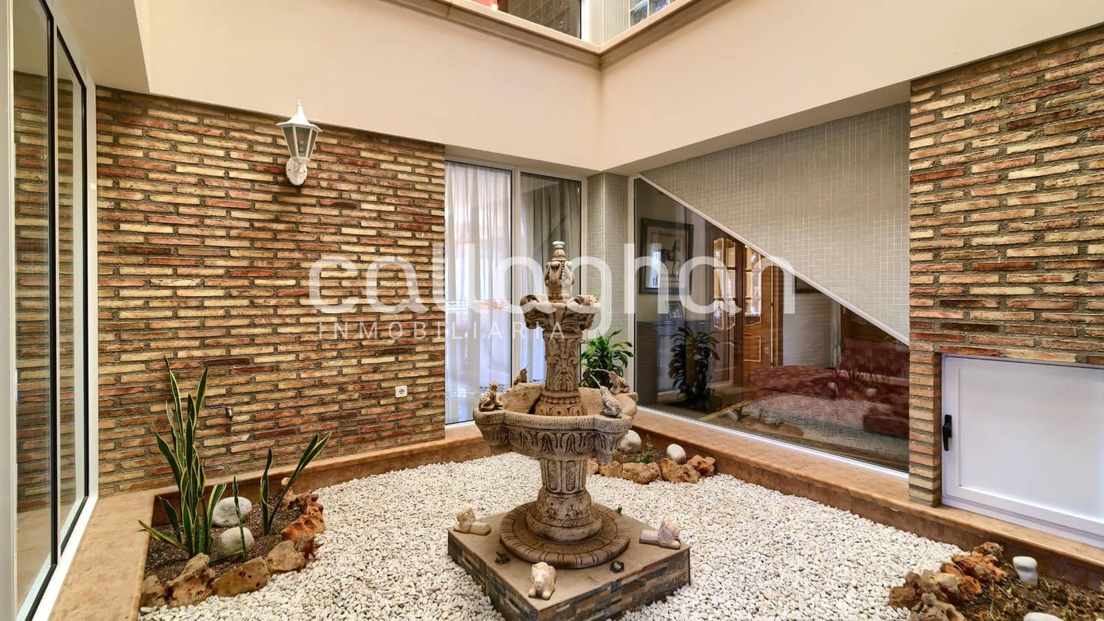 9 bedroom Villa for sale in Torrent with pool garage - € 1,175,000 (Ref: 9630279)