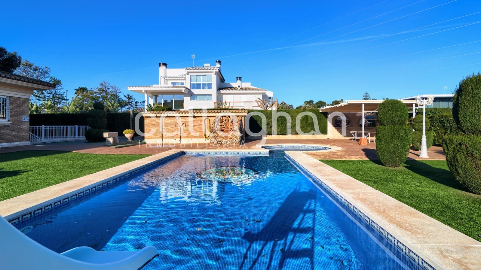 9 bedroom Villa for sale in Torrent with pool garage - € 1,175,000 (Ref: 9630279)