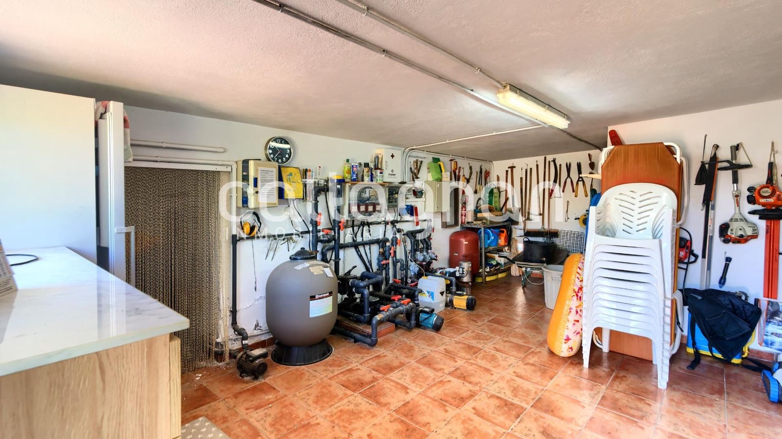 9 bedroom Villa for sale in Torrent with pool garage - € 1,175,000 (Ref: 9630279)
