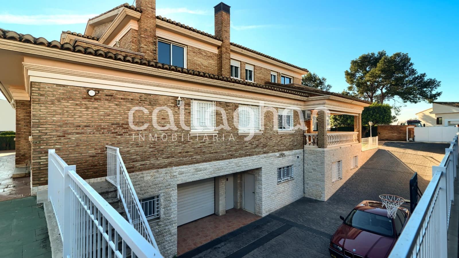 9 bedroom Villa for sale in Torrent with pool garage - € 1,175,000 (Ref: 9630279)