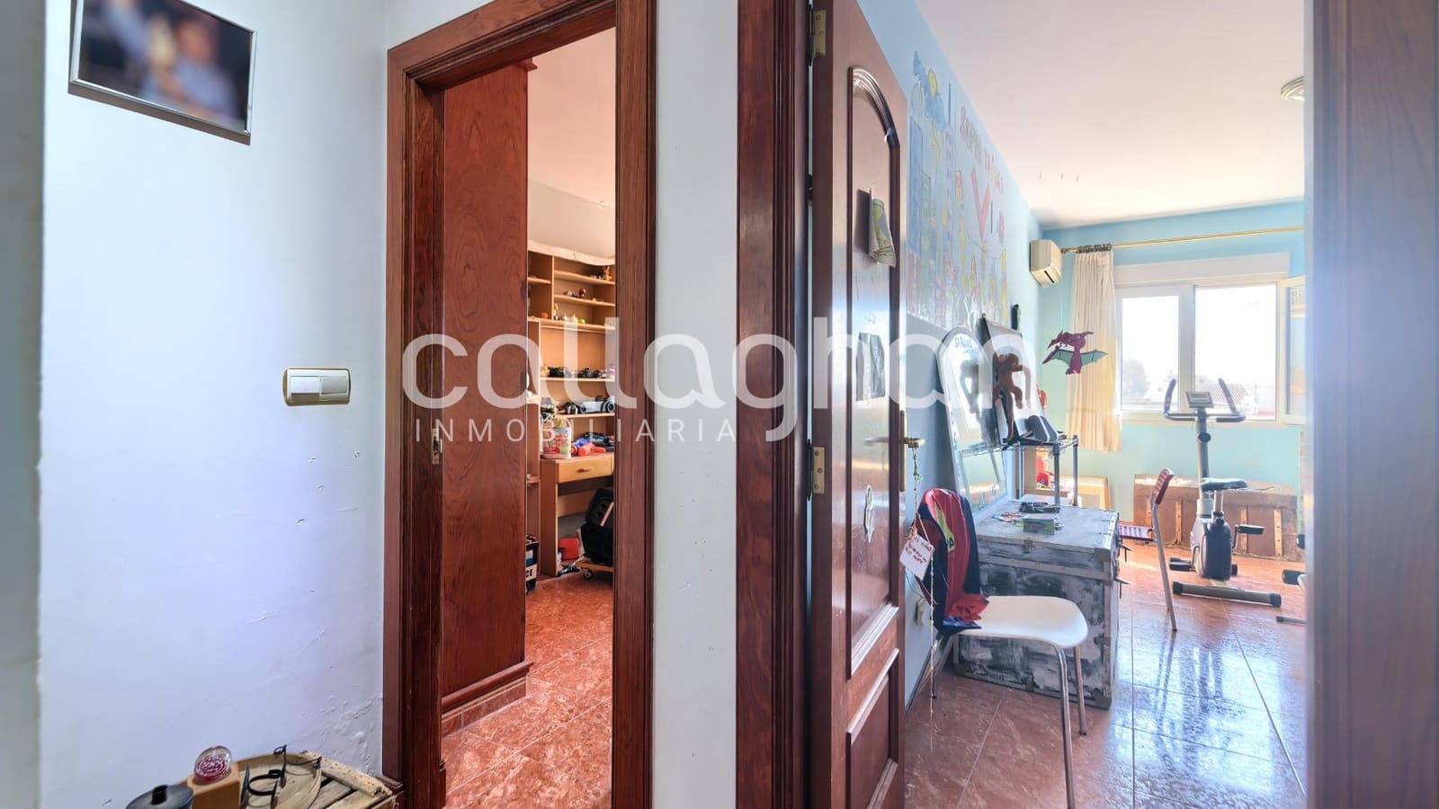 5 bedroom Terraced Villa for sale in Valencia city with garage - € 310,000 (Ref: 9634508)