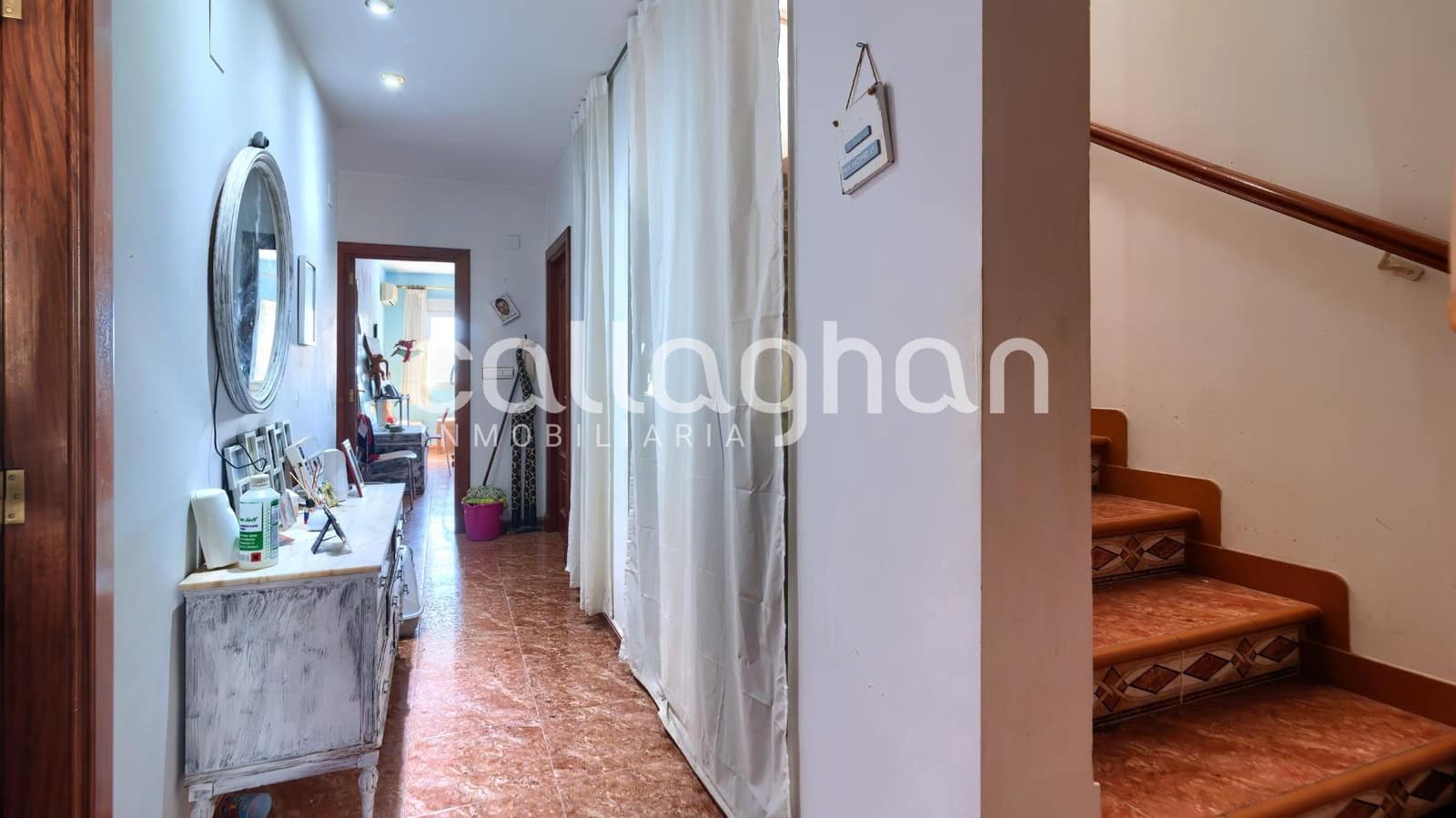 5 bedroom Terraced Villa for sale in Valencia city with garage - € 310,000 (Ref: 9634508)