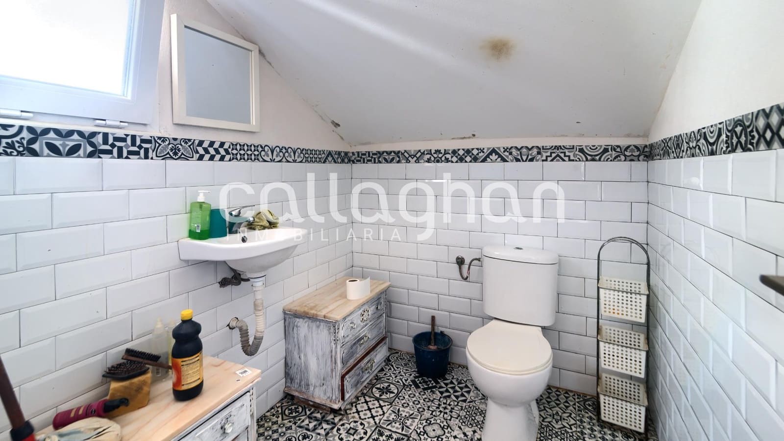 5 bedroom Terraced Villa for sale in Valencia city with garage - € 310,000 (Ref: 9634508)