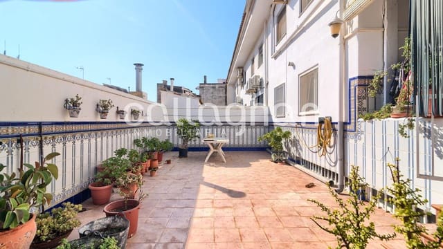 5 soveværelse Rækkehus til salg i Valencia by med garage - € 299.000 (Ref: 9634508)
