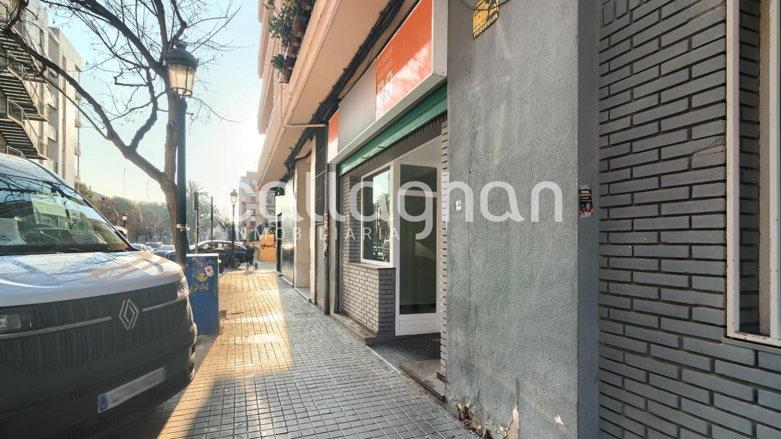 Erhverv til leje i Valencia by - € 2.200 (Ref: 9637783)