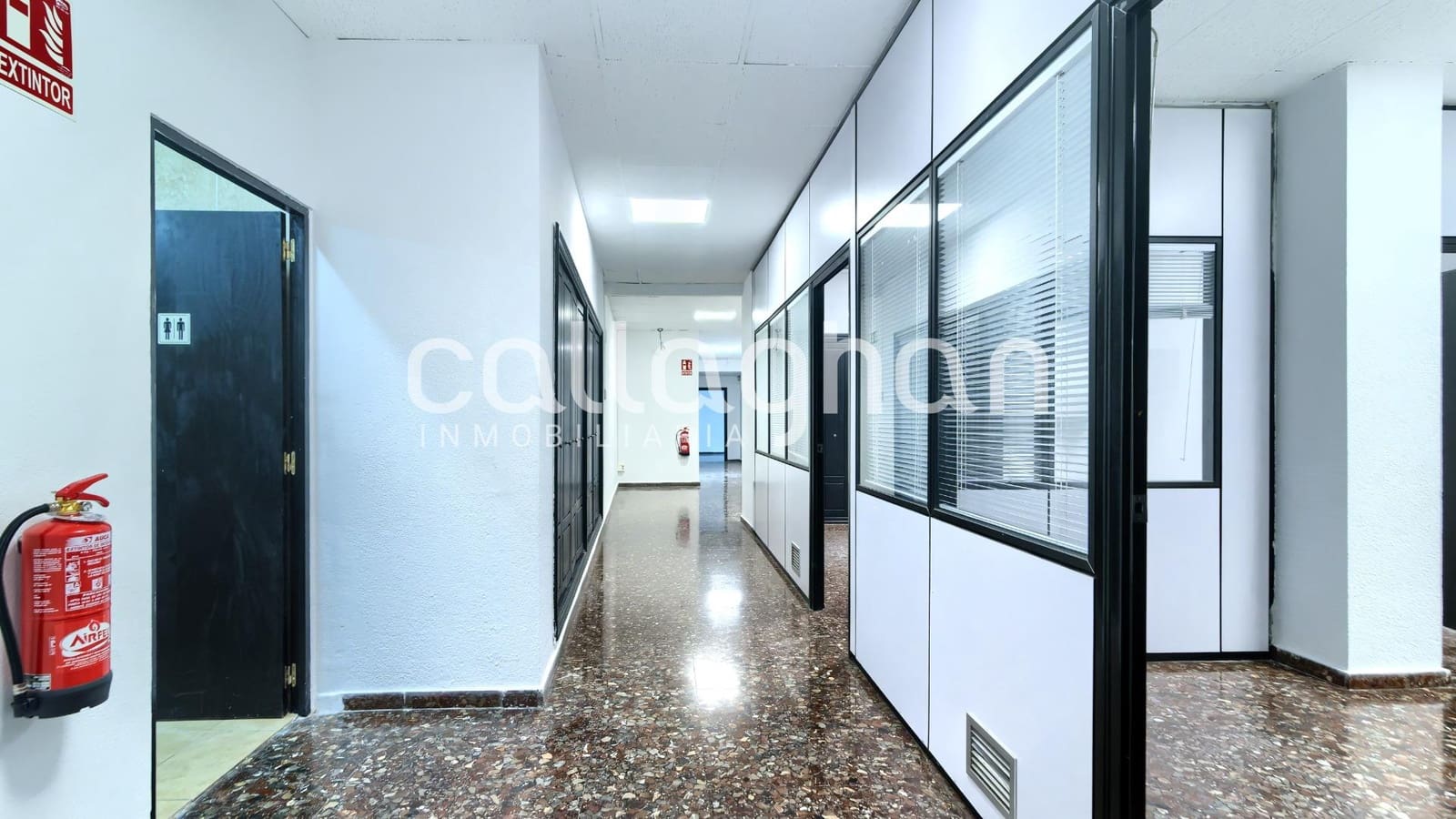 Erhverv til leje i Valencia by - € 2.200 (Ref: 9637783)