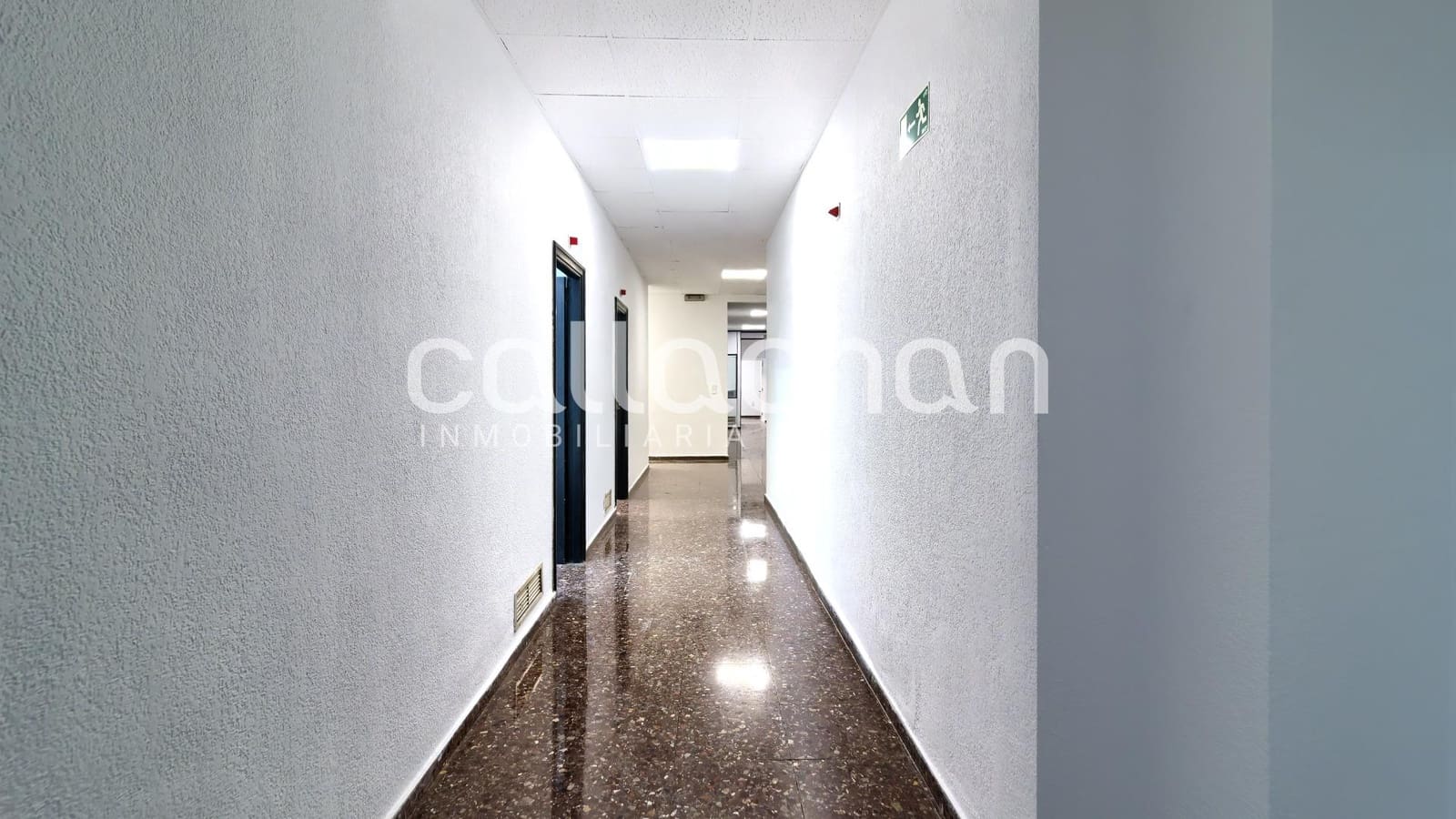 Erhverv til leje i Valencia by - € 2.200 (Ref: 9637783)