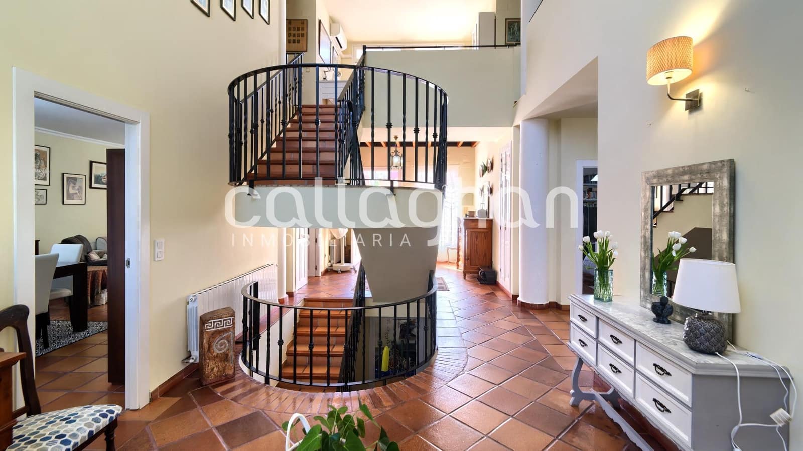 5 slaapkamer Rijtjeshuis te koop in Sagunto / Sagunt met zwembad garage - € 800.000 (Ref: 9637784)