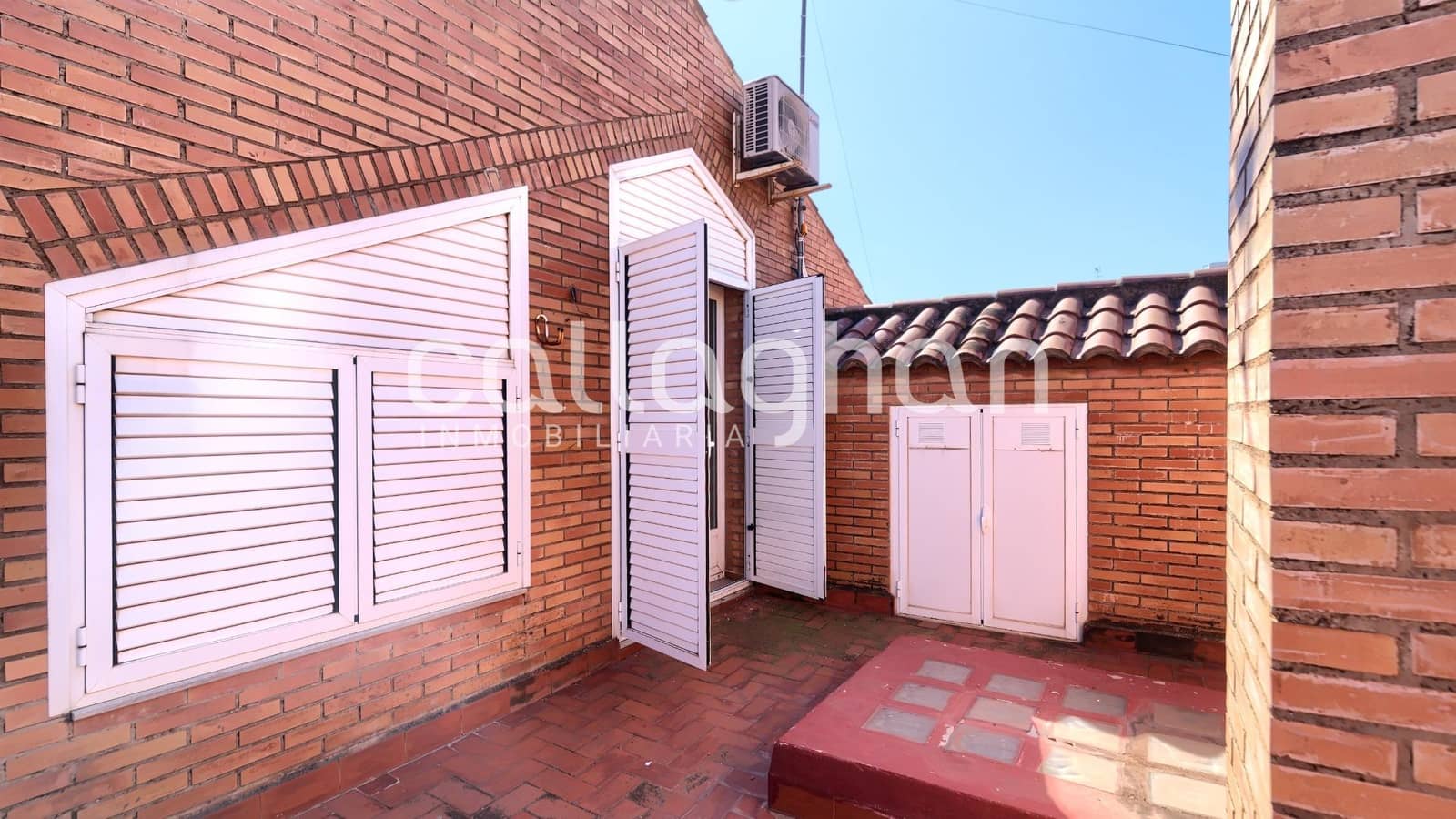 5 slaapkamer Rijtjeshuis te koop in Sagunto / Sagunt met zwembad garage - € 800.000 (Ref: 9637784)