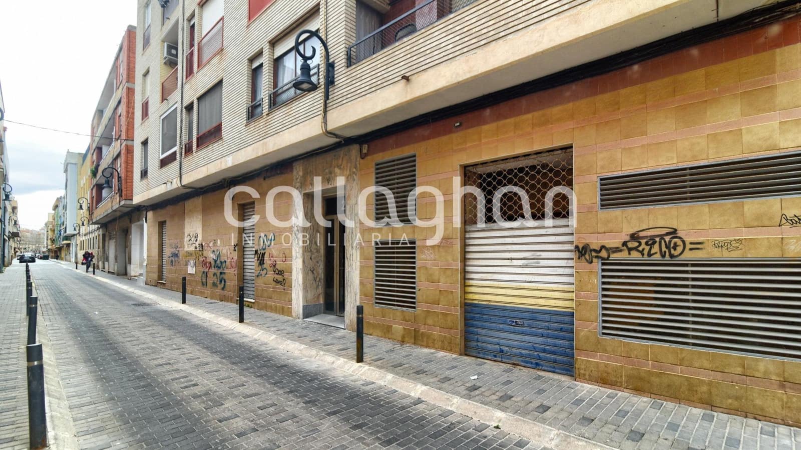 Commercial for sale in Aldaia - € 237,000 (Ref: 9659592)
