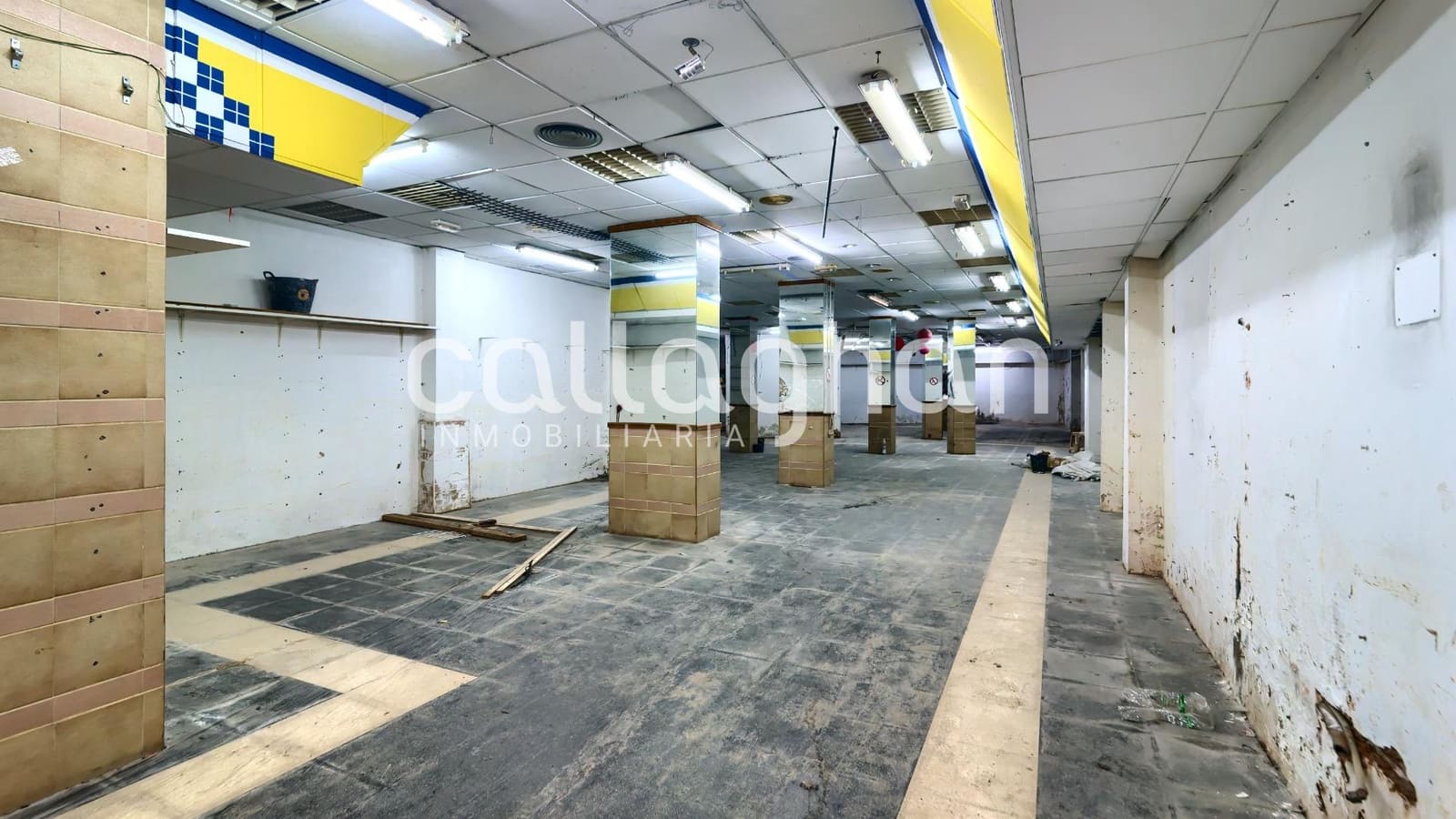 Commercial for sale in Aldaia - € 237,000 (Ref: 9659592)