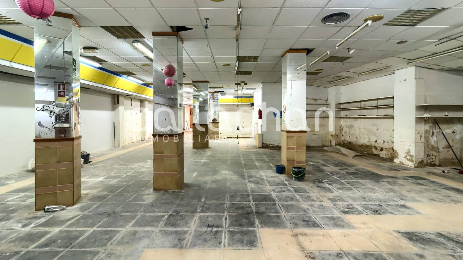 Commercial for sale in Aldaia - € 237,000 (Ref: 9659592)