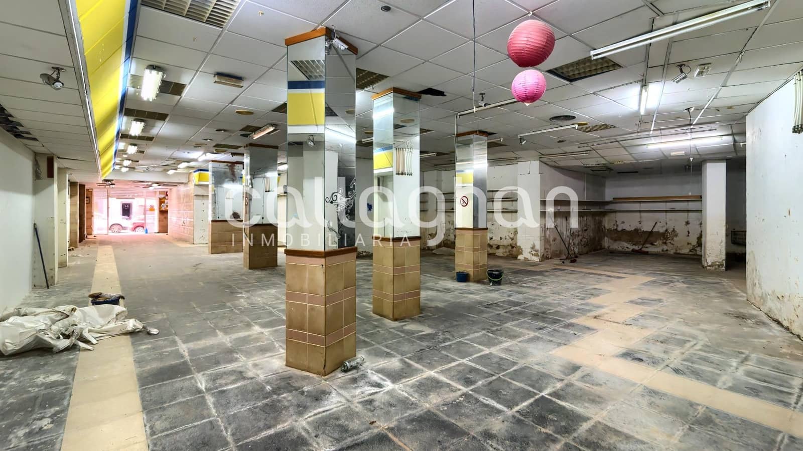 Comercial para venda em Aldaia - 237 000 € (Ref: 9659592)