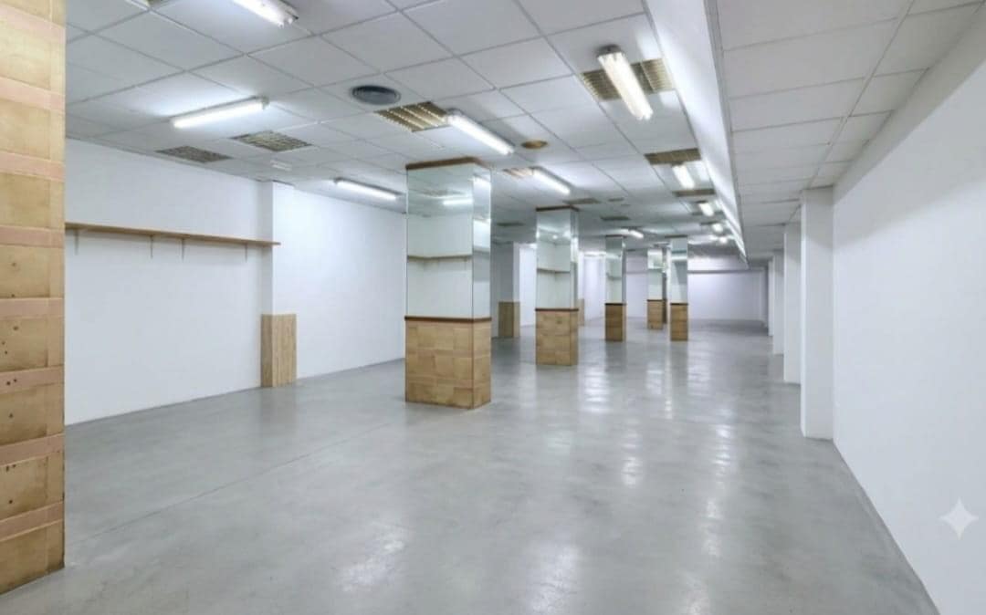 Commercial for sale in Aldaia - € 237,000 (Ref: 9659592)