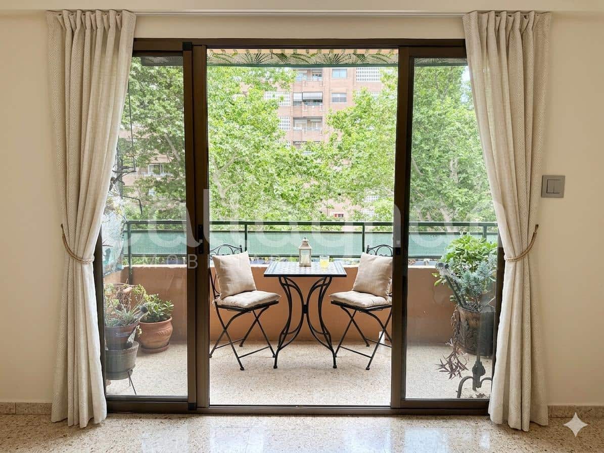 4 sovrum Lägenhet till salu i Valencia stad - 345 000 € (Ref: 9674464)