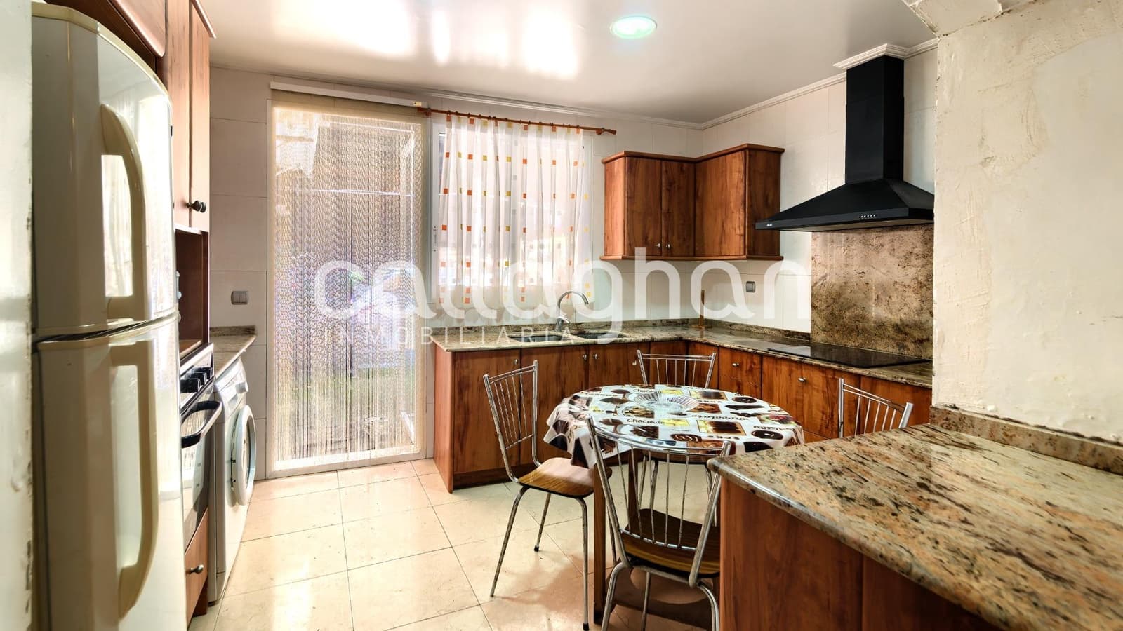 4 chambre Villa/Maison Mitoyenne à vendre à Chilches avec garage - 160 000 € (Ref: 9686760)