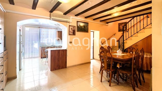 4 chambre Villa/Maison Mitoyenne à vendre à Chilches avec garage - 160 000 € (Ref: 9686760)