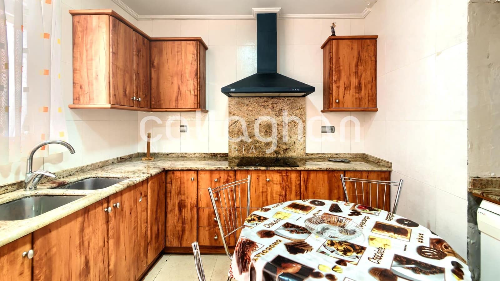 4 chambre Villa/Maison Mitoyenne à vendre à Chilches avec garage - 160 000 € (Ref: 9686760)