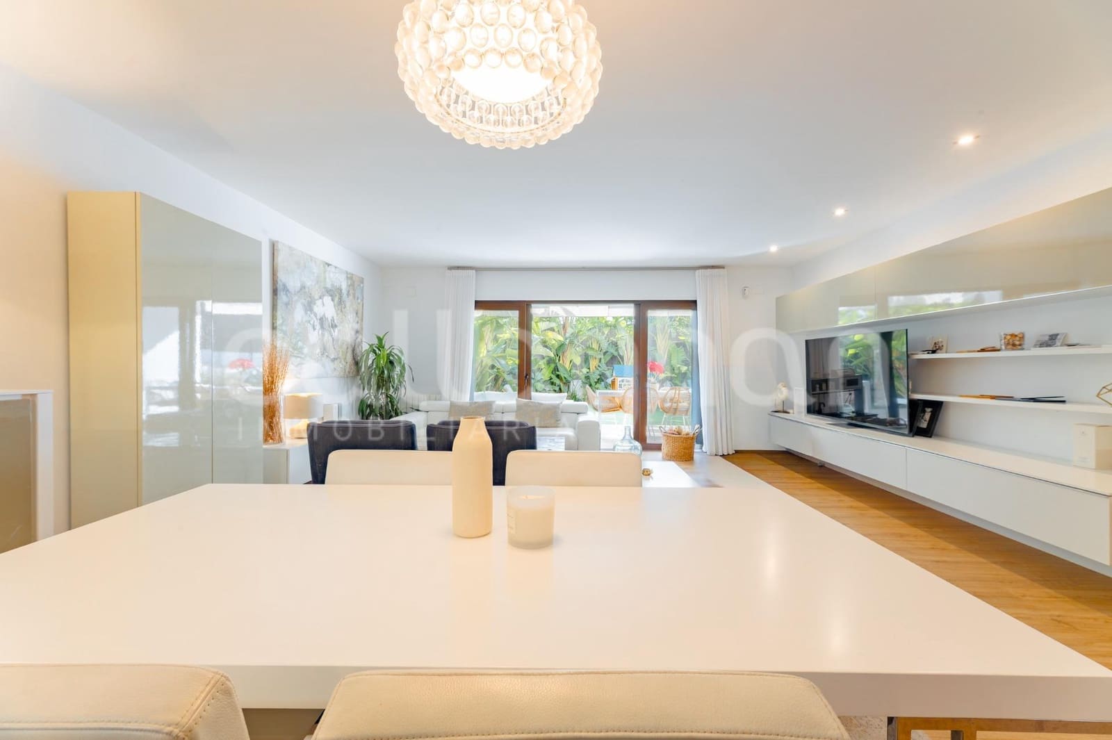 4 chambre Villa/Maison Mitoyenne à vendre à Rocafort avec piscine garage - 840 000 € (Ref: 9686761)