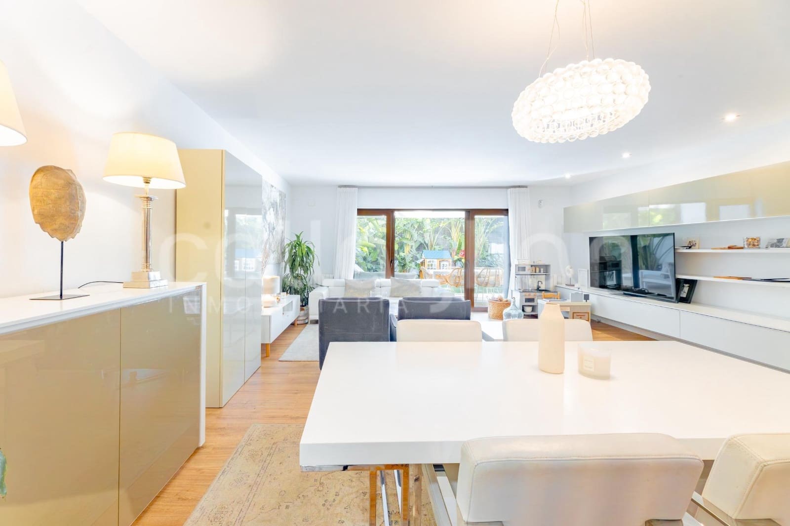 4 chambre Villa/Maison Mitoyenne à vendre à Rocafort avec piscine garage - 840 000 € (Ref: 9686761)