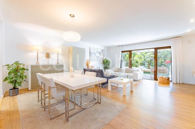 4 chambre Villa/Maison Mitoyenne à vendre à Rocafort avec piscine garage - 840 000 € (Ref: 9686761)