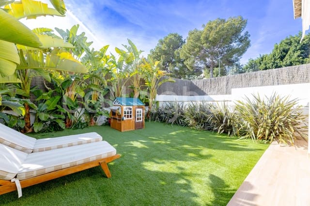 4 chambre Villa/Maison Mitoyenne à vendre à Rocafort avec piscine garage - 840 000 € (Ref: 9686761)