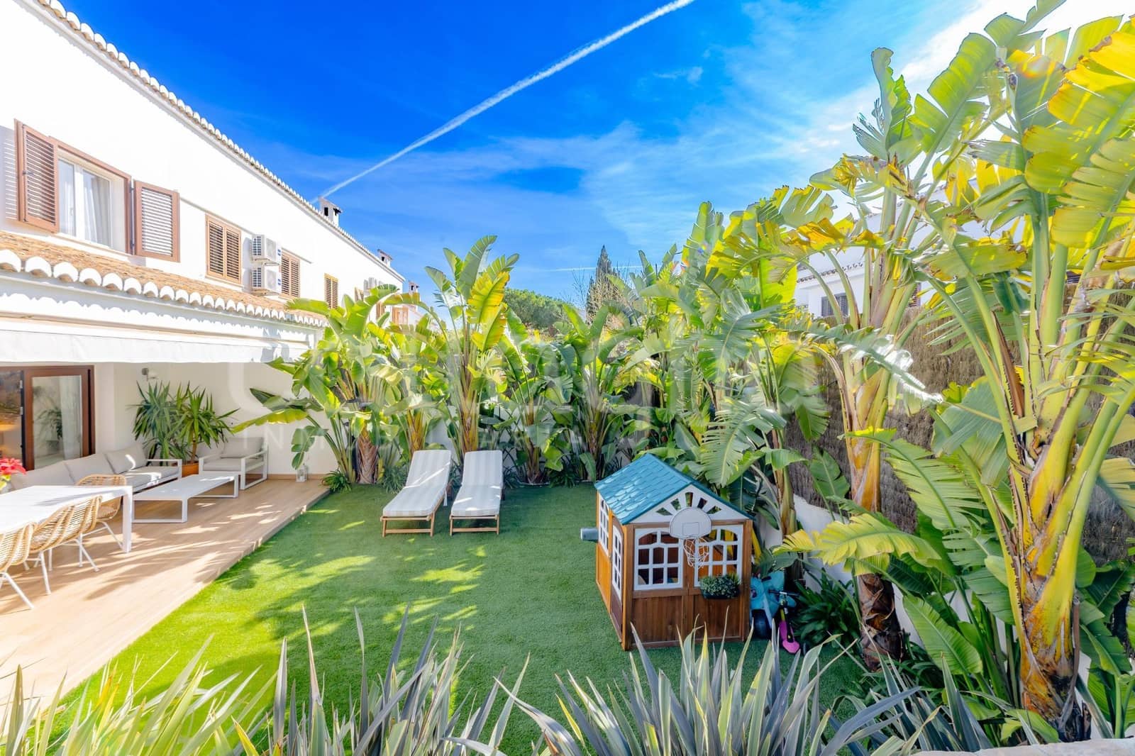 4 chambre Villa/Maison Mitoyenne à vendre à Rocafort avec piscine garage - 840 000 € (Ref: 9686761)