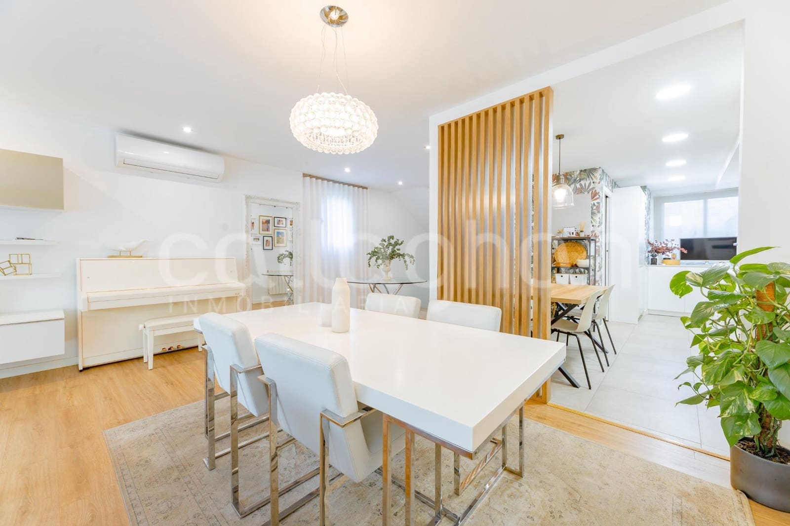 4 chambre Villa/Maison Mitoyenne à vendre à Rocafort avec piscine garage - 840 000 € (Ref: 9686761)