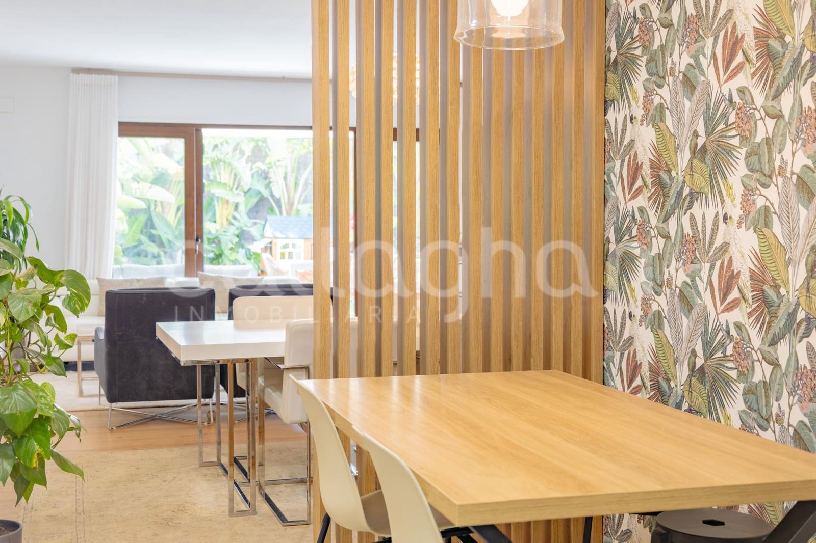 4 chambre Villa/Maison Mitoyenne à vendre à Rocafort avec piscine garage - 840 000 € (Ref: 9686761)