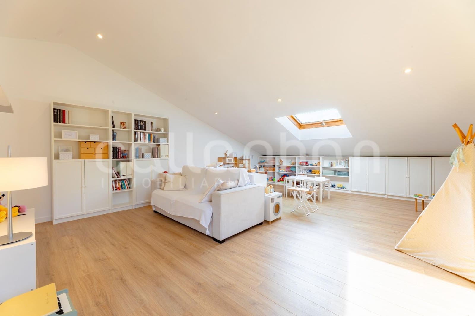 4 chambre Villa/Maison Mitoyenne à vendre à Rocafort avec piscine garage - 840 000 € (Ref: 9686761)