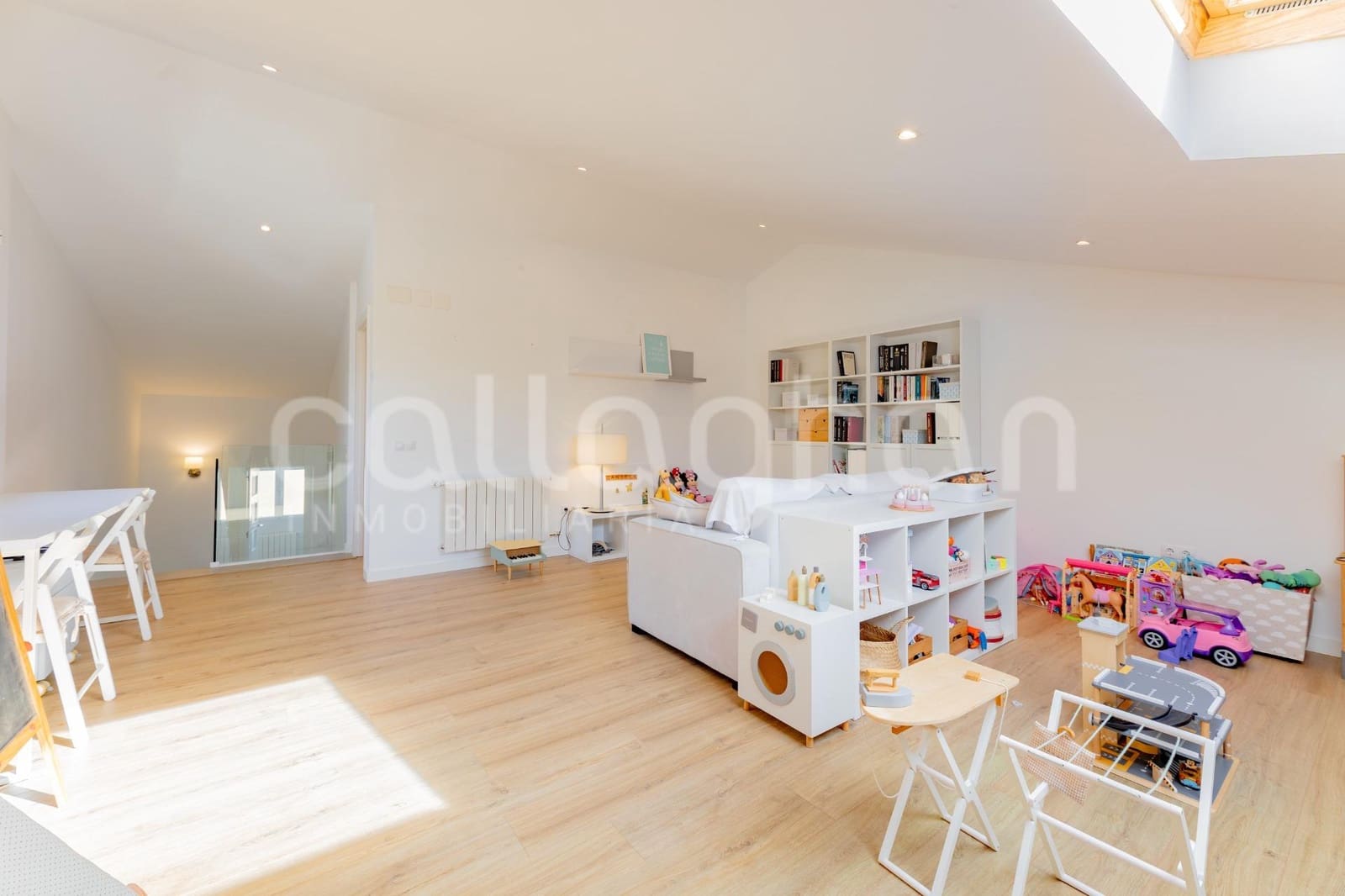 4 chambre Villa/Maison Mitoyenne à vendre à Rocafort avec piscine garage - 840 000 € (Ref: 9686761)