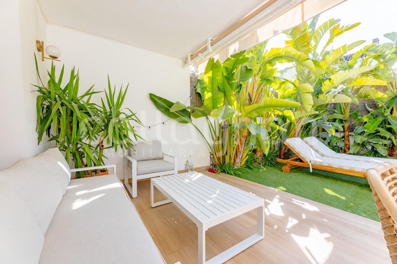 4 chambre Villa/Maison Mitoyenne à vendre à Rocafort avec piscine garage - 840 000 € (Ref: 9686761)