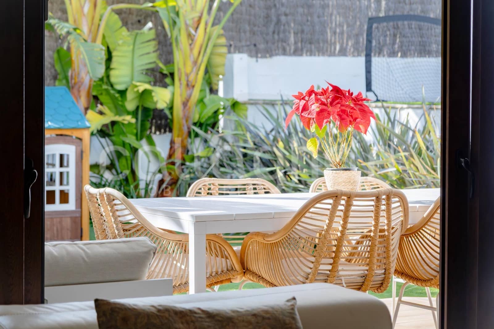 4 chambre Villa/Maison Mitoyenne à vendre à Rocafort avec piscine garage - 840 000 € (Ref: 9686761)