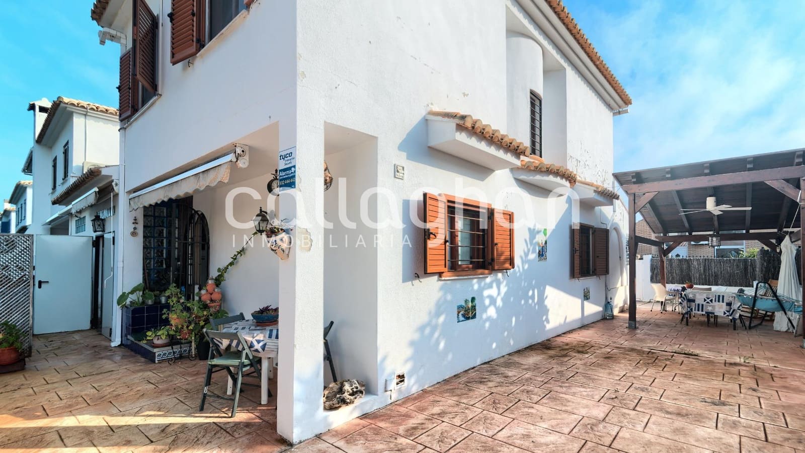 Adosado de 4 habitaciones en Almarda en venta - 400.000 € (Ref: 9690971)
