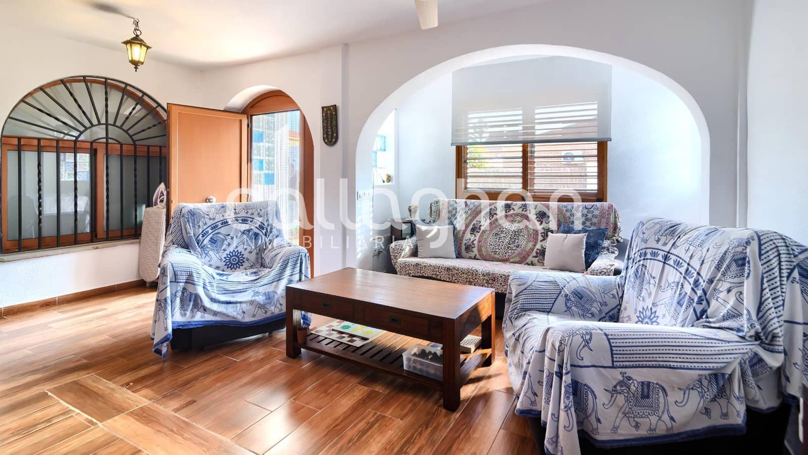 Adosado de 4 habitaciones en Almarda en venta - 400.000 € (Ref: 9690971)
