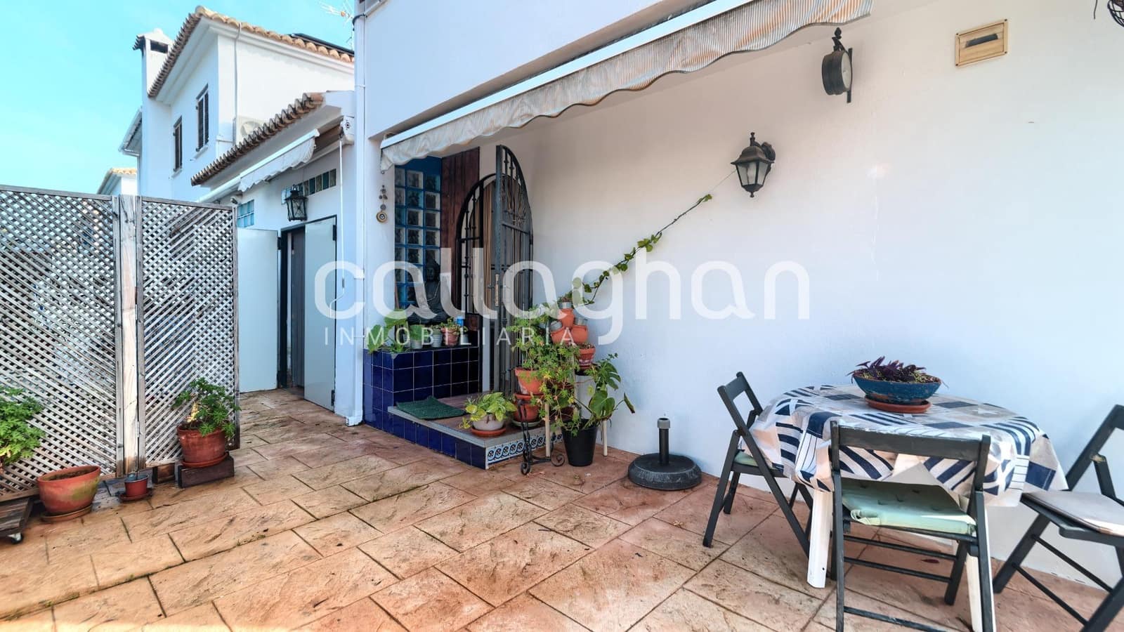 Adosado de 4 habitaciones en Almarda en venta - 400.000 € (Ref: 9690971)