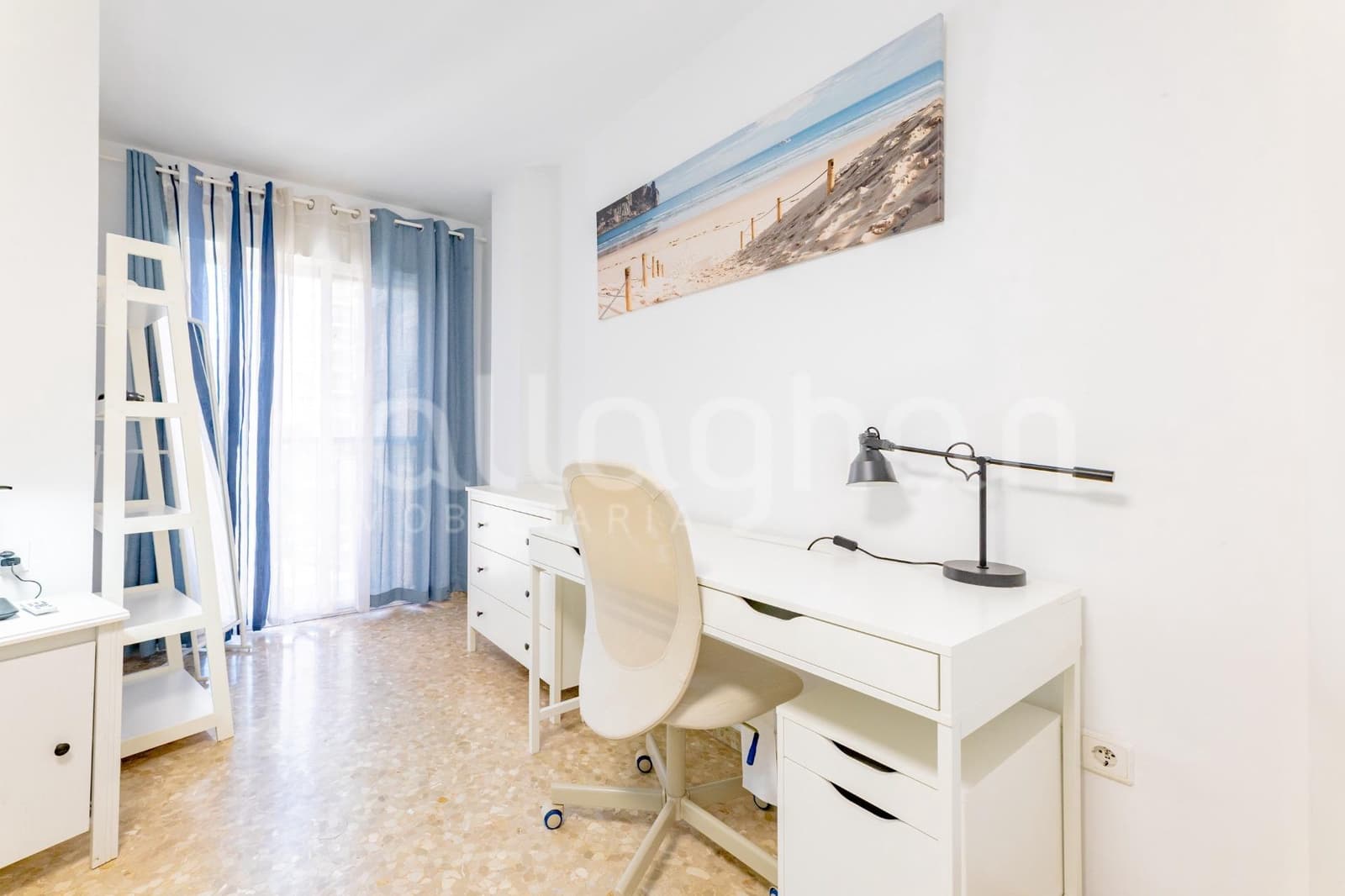 3 bedroom Flat for rent in Valencia city - € 1,300 (Ref: 9690972)