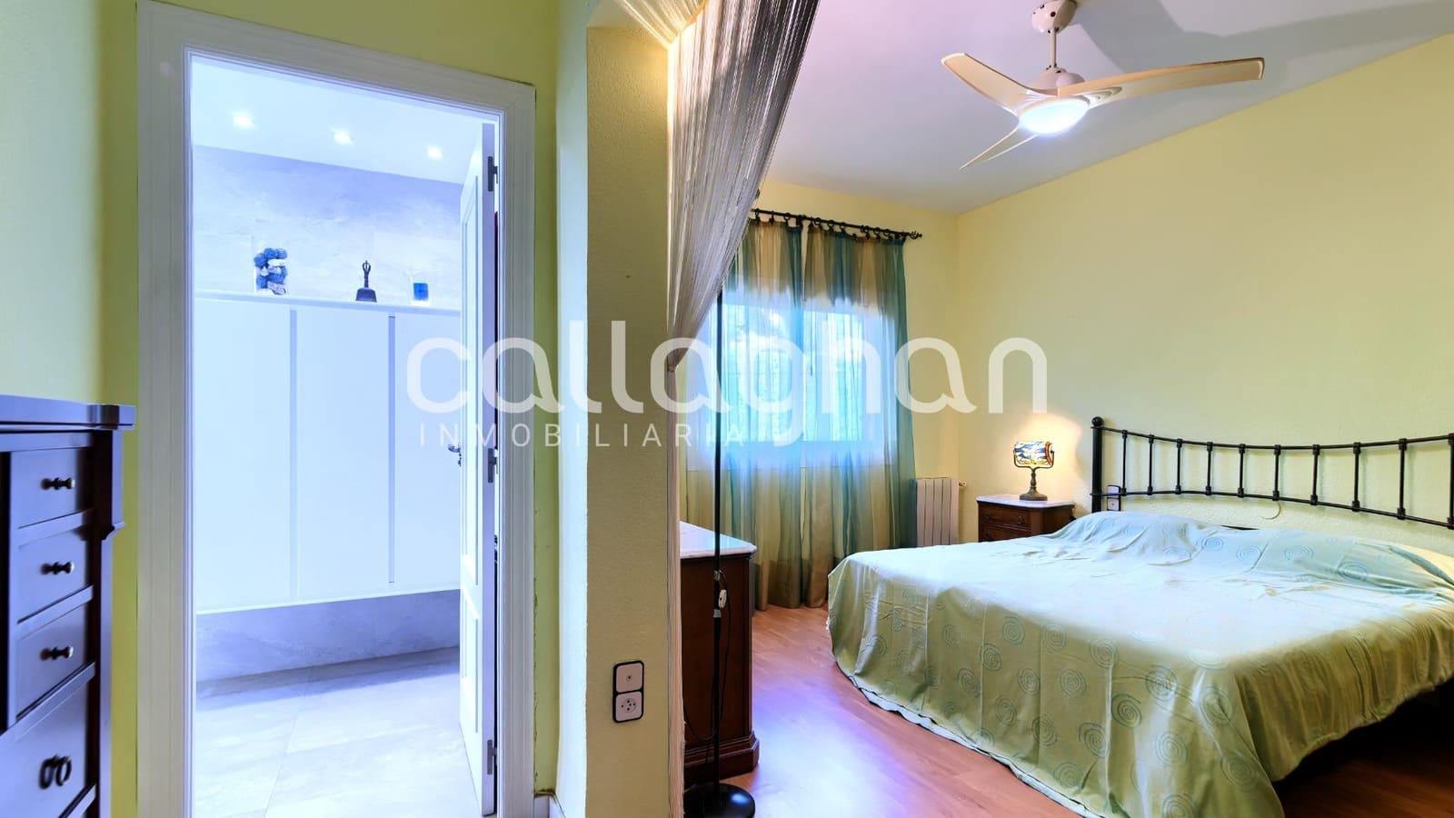 4 bedroom Villa for sale in Picassent with pool garage - € 400,000 (Ref: 9696293)