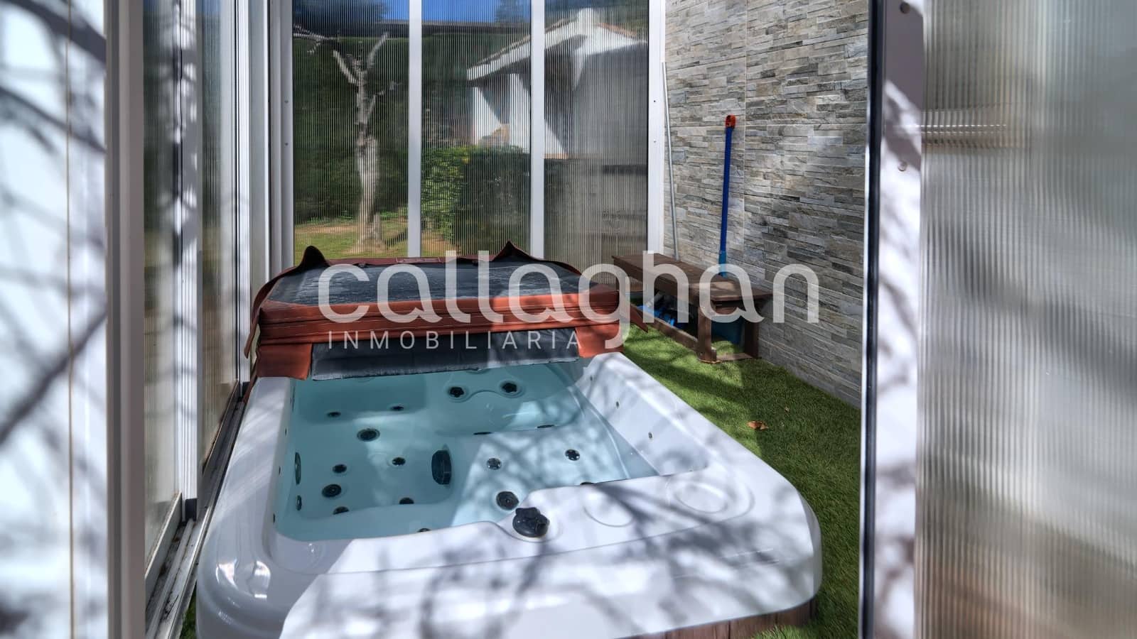 4 bedroom Villa for sale in Picassent with pool garage - € 400,000 (Ref: 9696293)