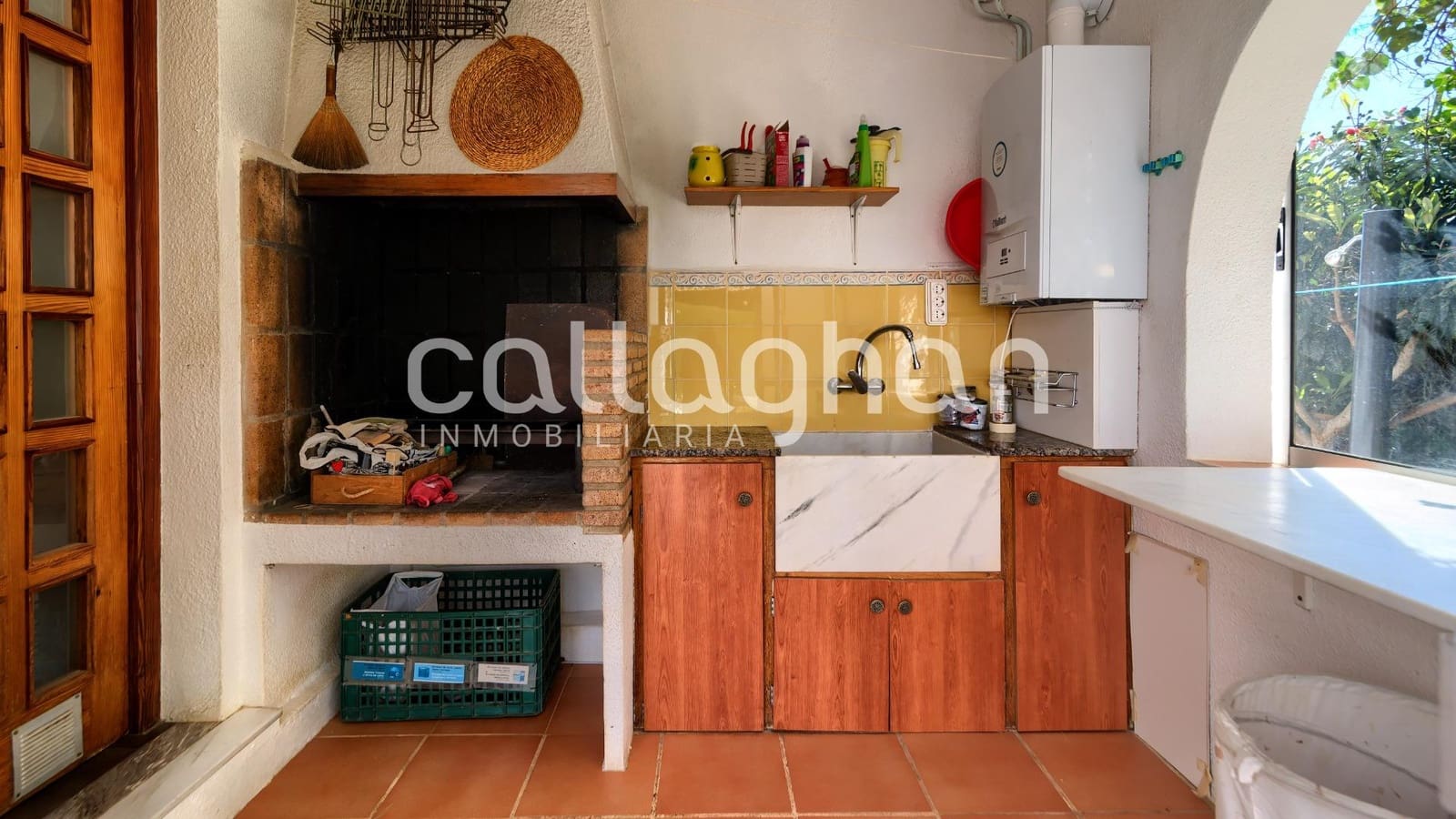 4 bedroom Villa for sale in Picassent with pool garage - € 400,000 (Ref: 9696293)