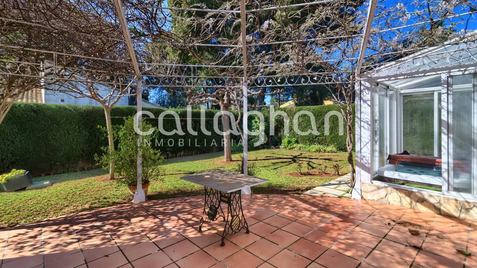 4 bedroom Villa for sale in Picassent with pool garage - € 400,000 (Ref: 9696293)