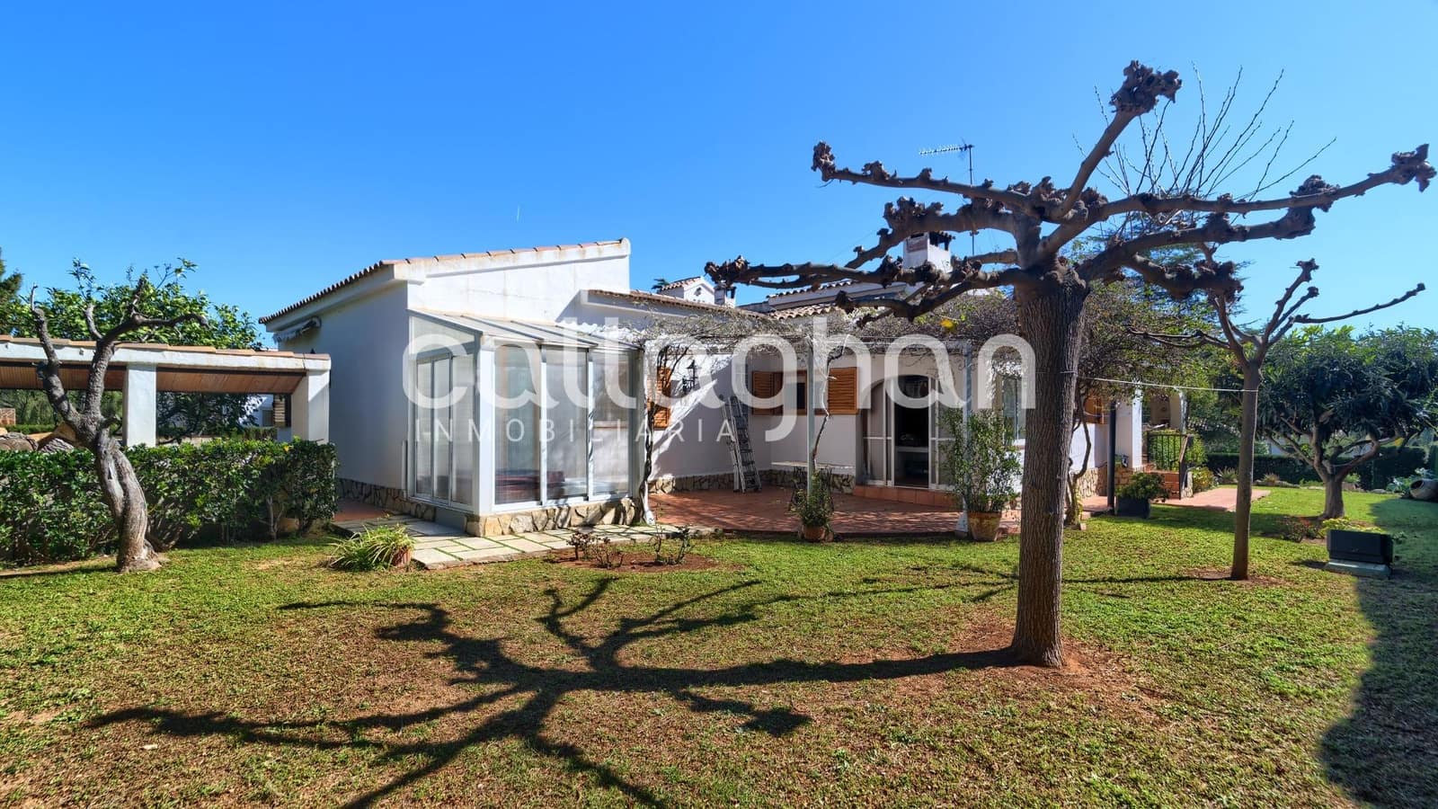 4 bedroom Villa for sale in Picassent with pool garage - € 400,000 (Ref: 9696293)