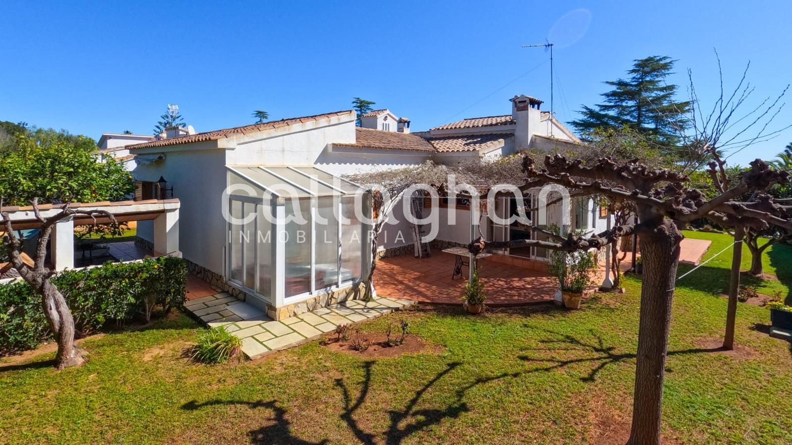 4 bedroom Villa for sale in Picassent with pool garage - € 400,000 (Ref: 9696293)