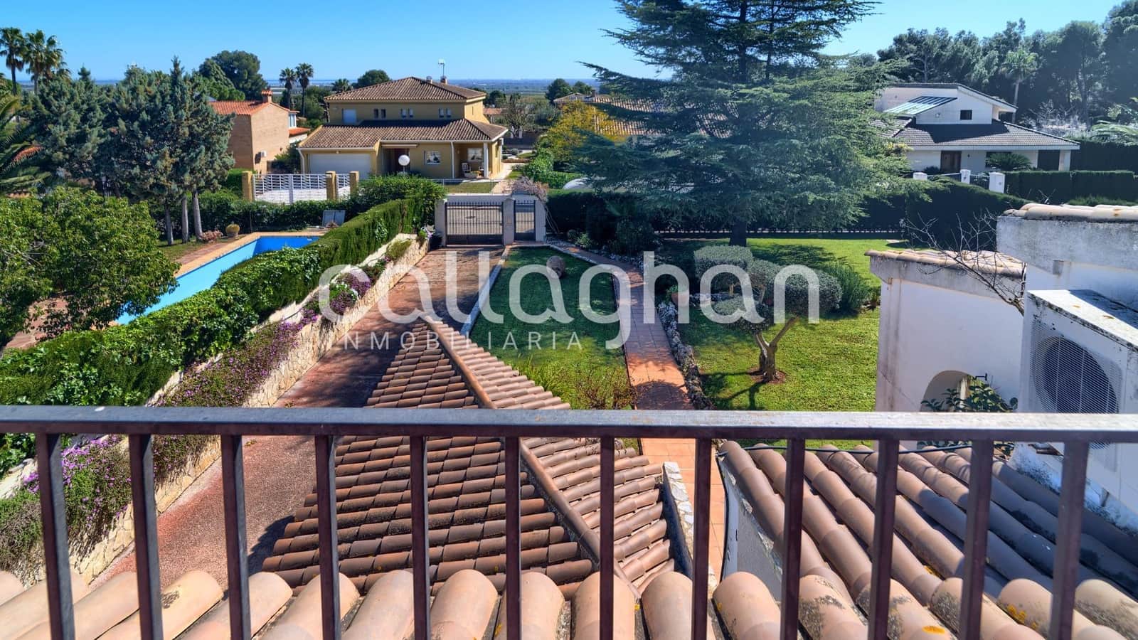 4 bedroom Villa for sale in Picassent with pool garage - € 400,000 (Ref: 9696293)