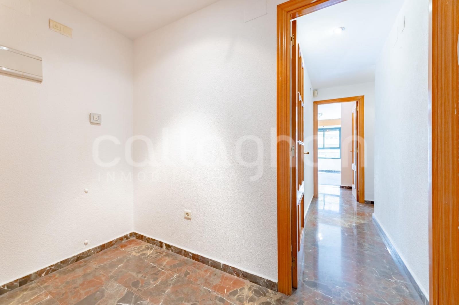 4 bedroom Flat for sale in Valencia city with garage - € 330,000 (Ref: 9712174)
