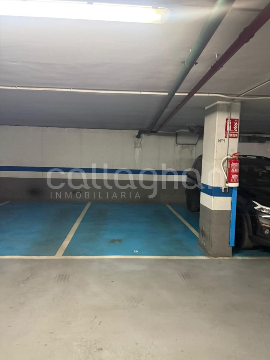 4 bedroom Flat for sale in Valencia city with garage - € 330,000 (Ref: 9712174)