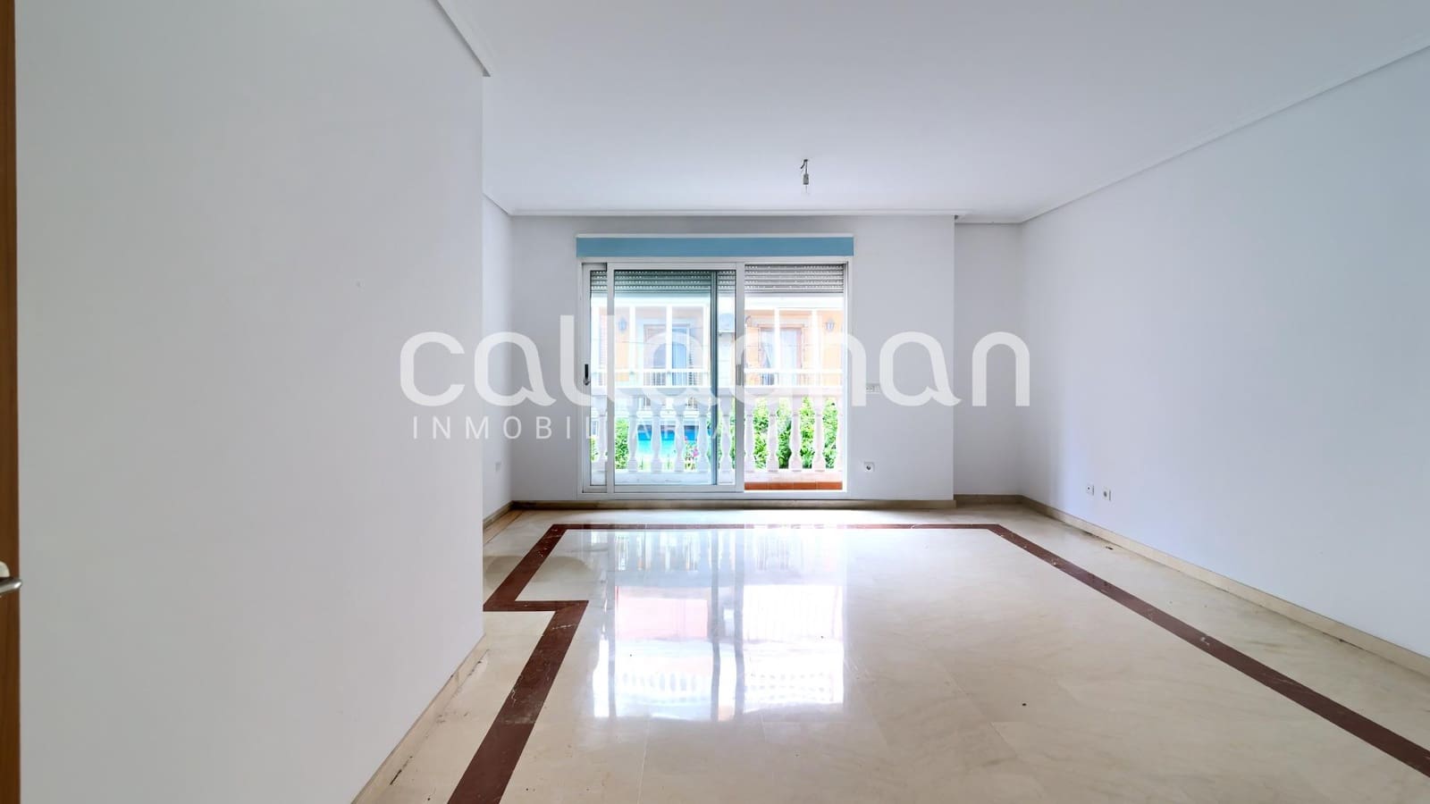 Piso de 5 habitaciones en Paterna en venta con garaje - 380.000 € (Ref: 9720190)