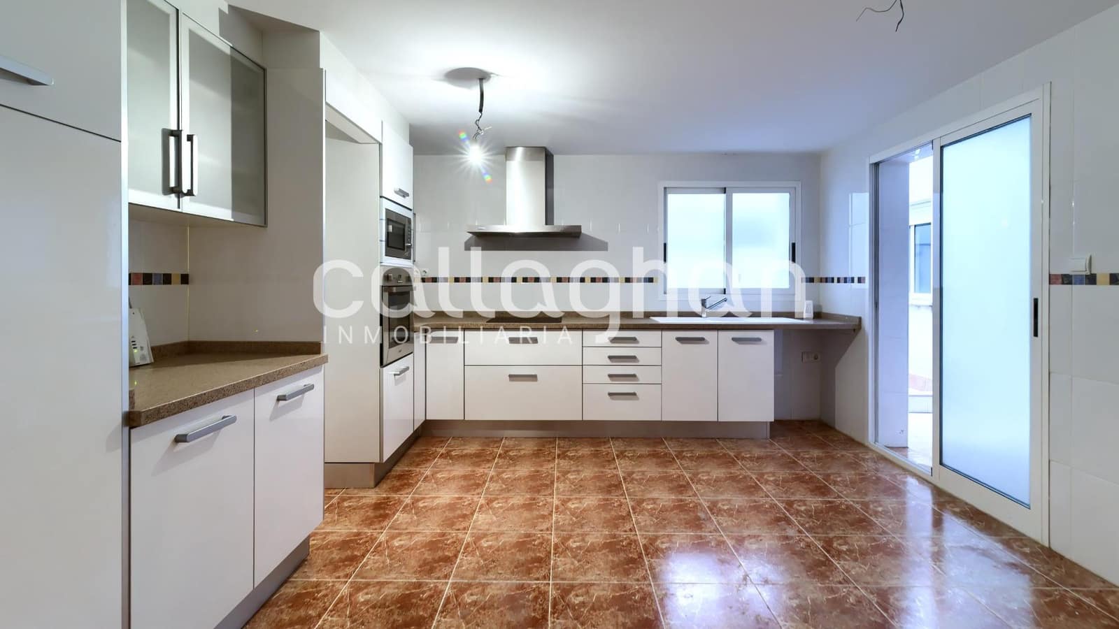 Piso de 5 habitaciones en Paterna en venta con garaje - 380.000 € (Ref: 9720190)