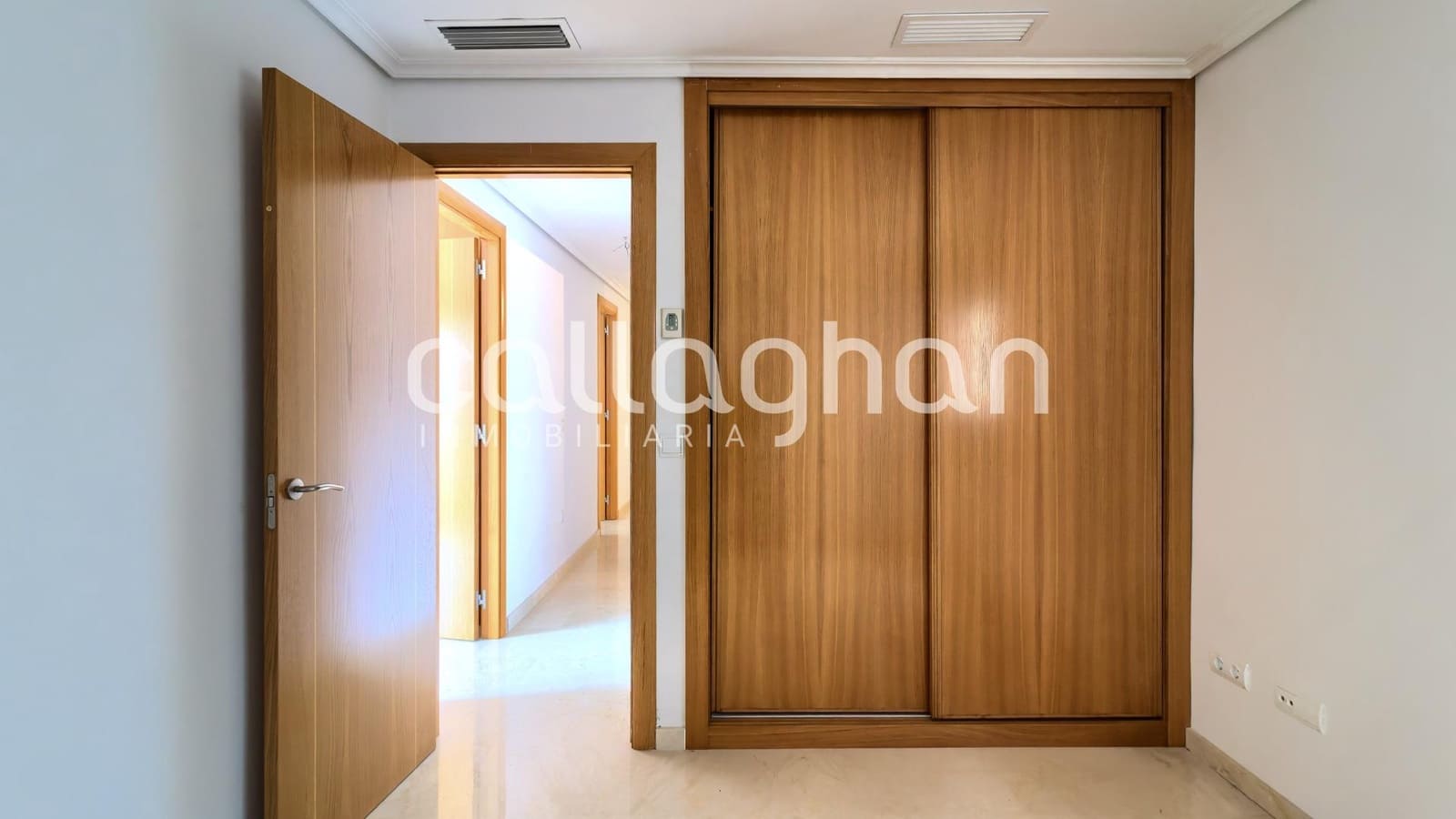 Piso de 5 habitaciones en Paterna en venta con garaje - 380.000 € (Ref: 9720190)